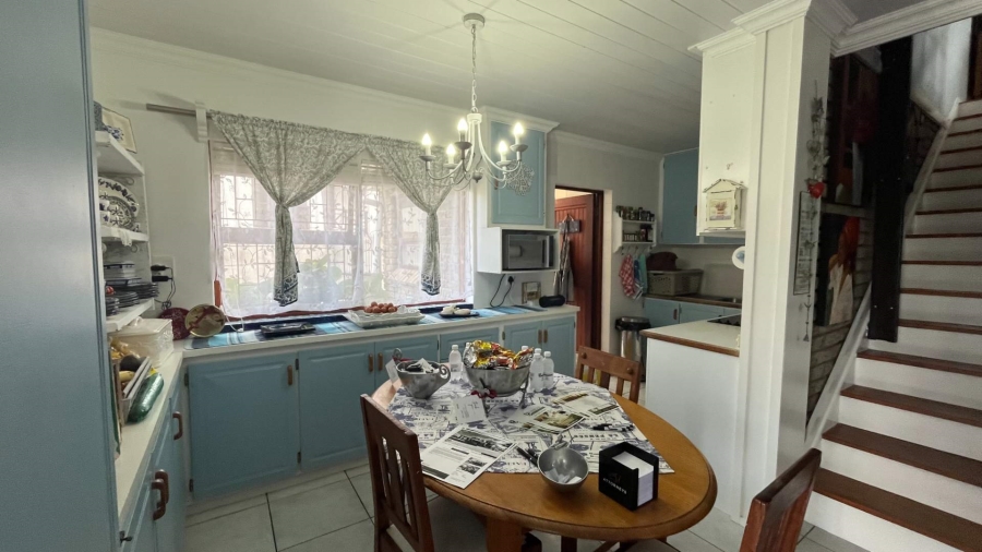 4 Bedroom Property for Sale in Hartenbos Heuwels Western Cape